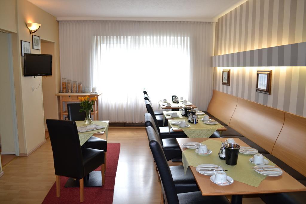 Hotel Minerva Garni Düsseldorf Exterior foto